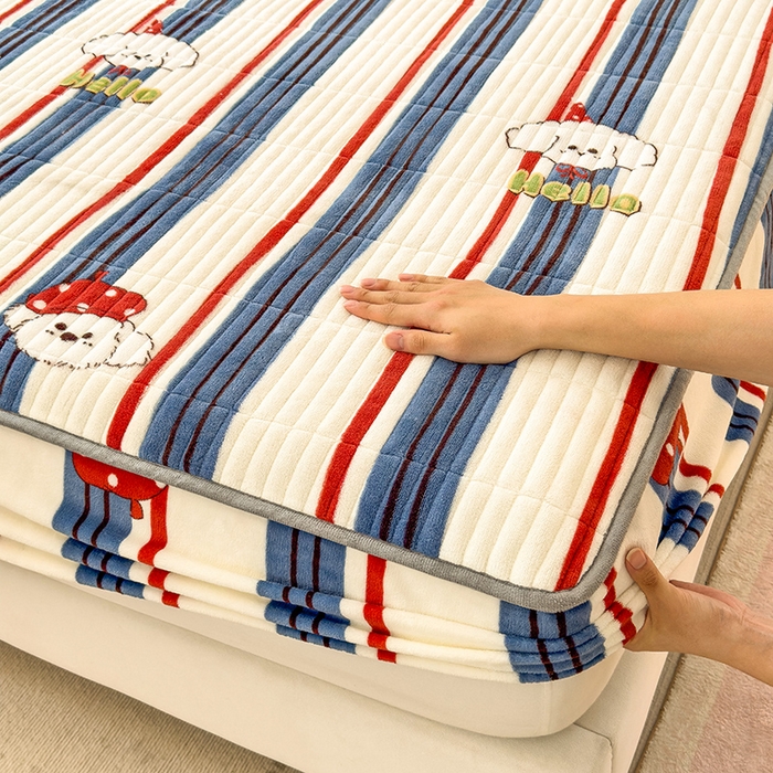 91家纺网 家纺一手货源 找家纺 摩妮卡 2025新款小清新系列印花牛奶绒夹棉床笠三件套 旺星人