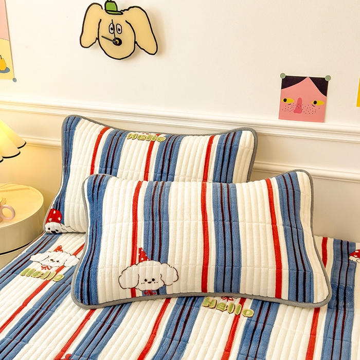 91家纺网 家纺一手货源 找家纺 摩妮卡 2025新款小清新系列印花牛奶绒夹棉床笠三件套 旺星人