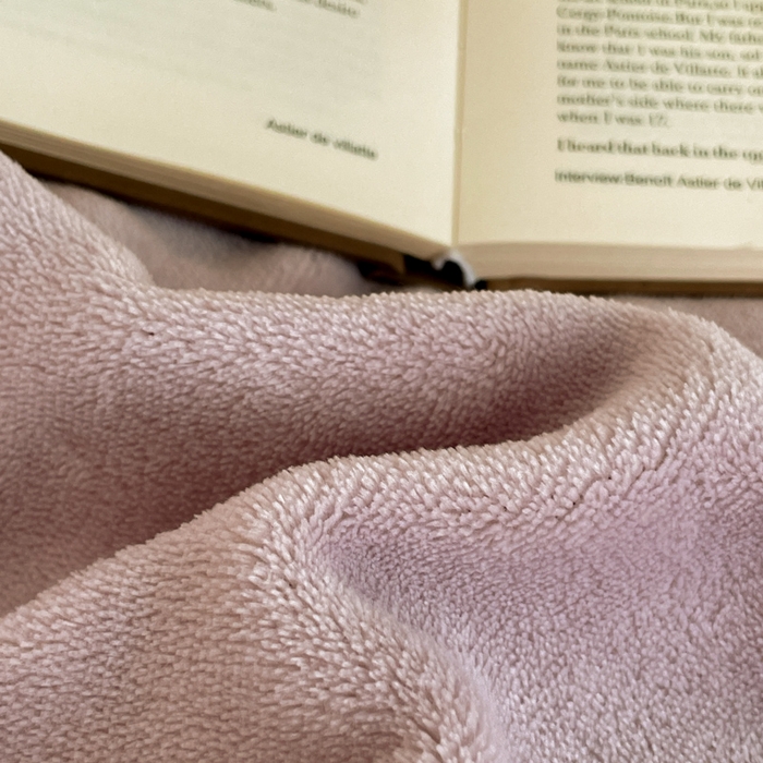 91家纺网 家纺一手货源 找家纺 三朵家纺 2025新款法莱绒混搭四件套 淡紫+粉玉