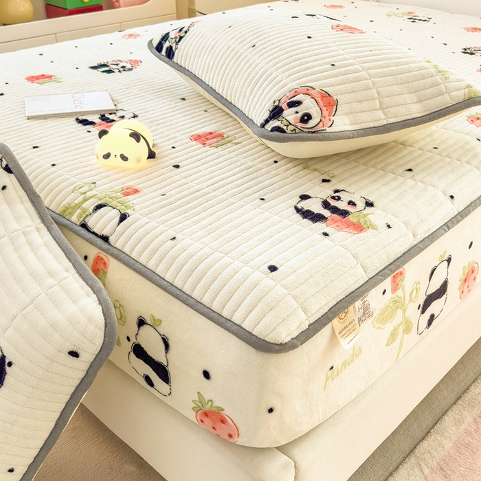 91家纺网 家纺一手货源 找家纺 摩妮卡 2025新款小清新系列印花牛奶绒夹棉床笠三件套 小可爱