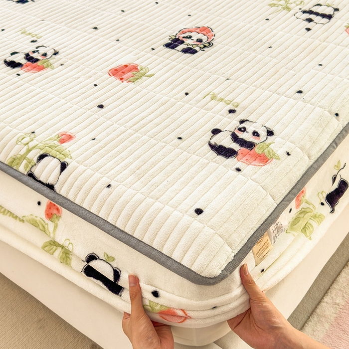 91家纺网 家纺一手货源 找家纺 摩妮卡 2025新款小清新系列印花牛奶绒夹棉床笠三件套 小可爱