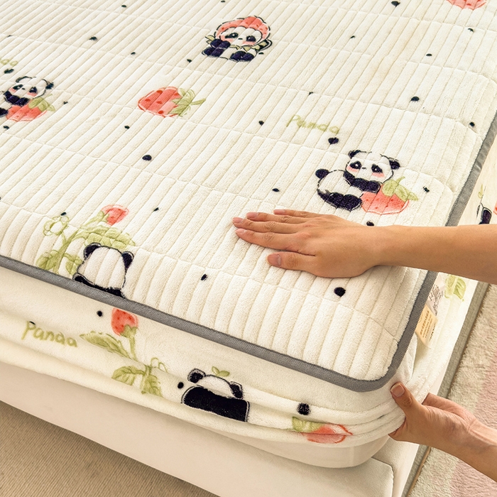 91家纺网 家纺一手货源 找家纺 摩妮卡 2025新款小清新系列印花牛奶绒夹棉床笠三件套 小可爱