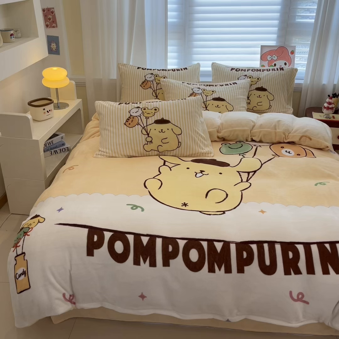 91家纺网 家纺一手货源 找家纺 金爱家 2025新品大版卡通平网数码印花加厚高克重牛奶绒皮卡丘系列四件套 绒大版-奶黄布丁狗