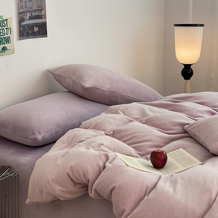 91家纺网 家纺一手货源 找家纺 三朵家纺 2025新款法莱绒混搭四件套 淡紫+薰衣草