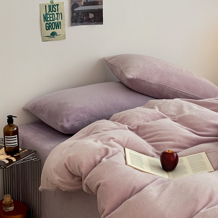 91家纺网 家纺一手货源 找家纺 三朵家纺 2025新款法莱绒混搭四件套 淡紫+薰衣草