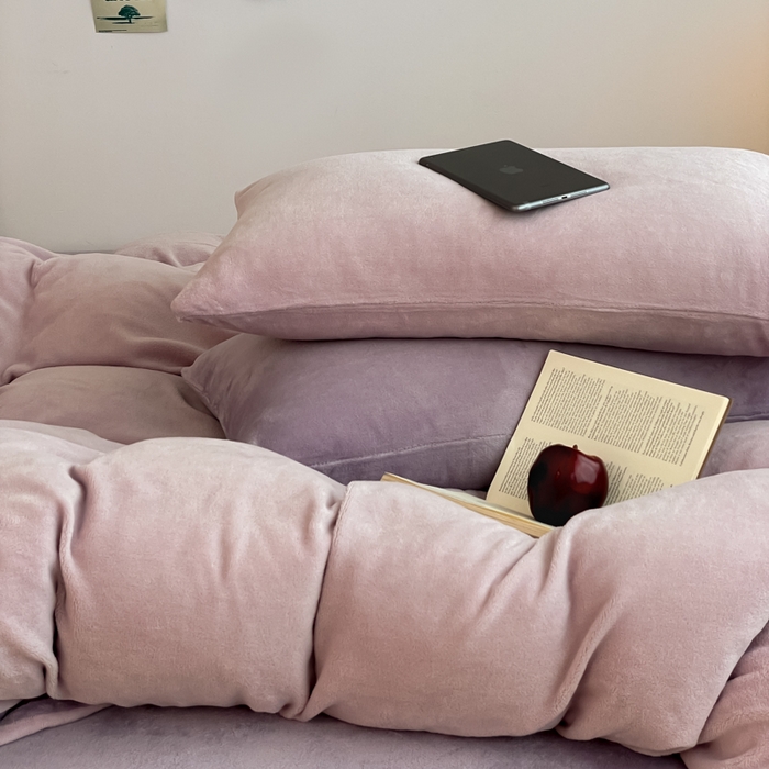 91家纺网 家纺一手货源 找家纺 三朵家纺 2025新款法莱绒混搭四件套 淡紫+薰衣草