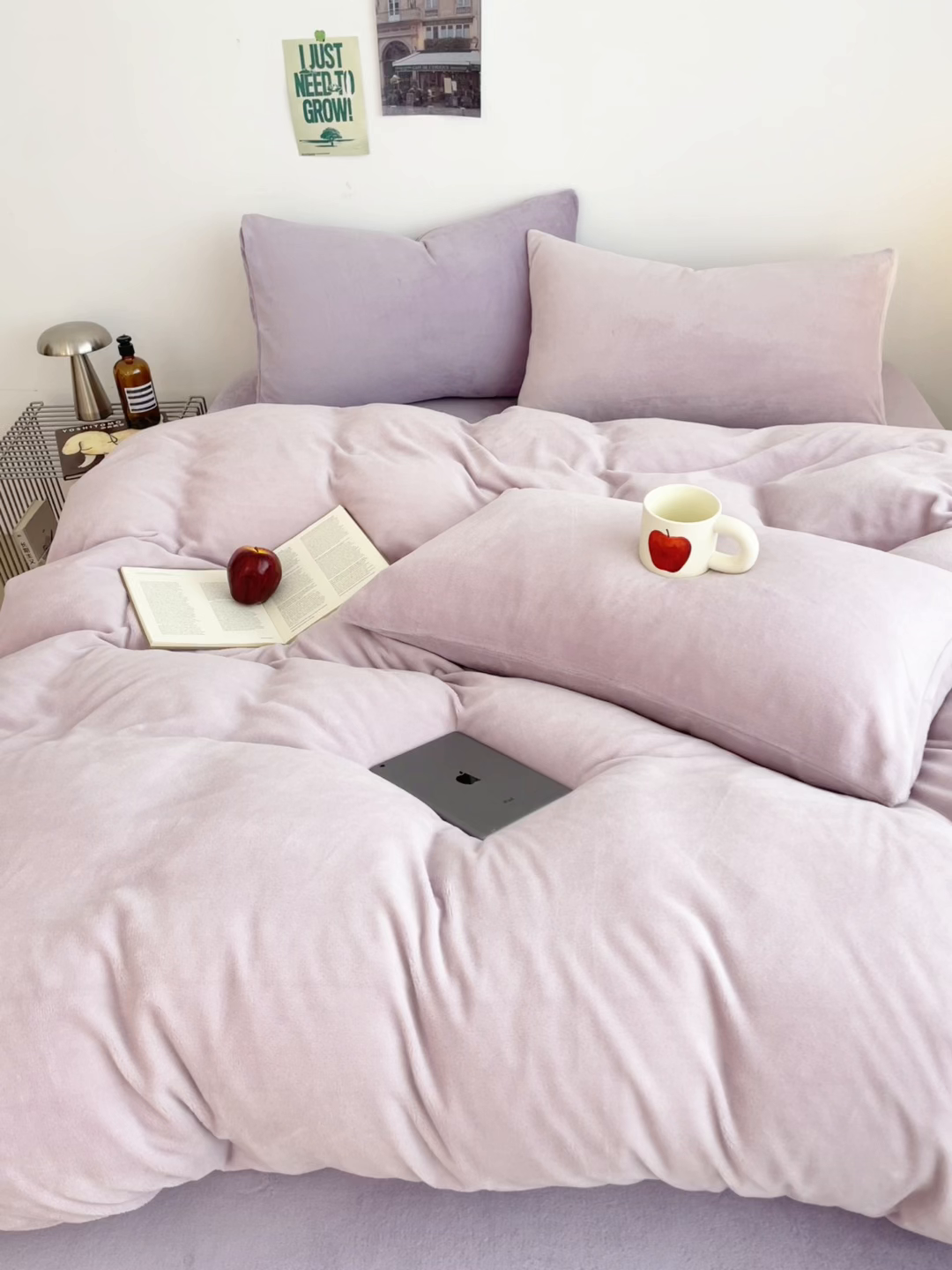 91家纺网 家纺一手货源 找家纺 三朵家纺 2025新款法莱绒混搭四件套 淡紫+薰衣草