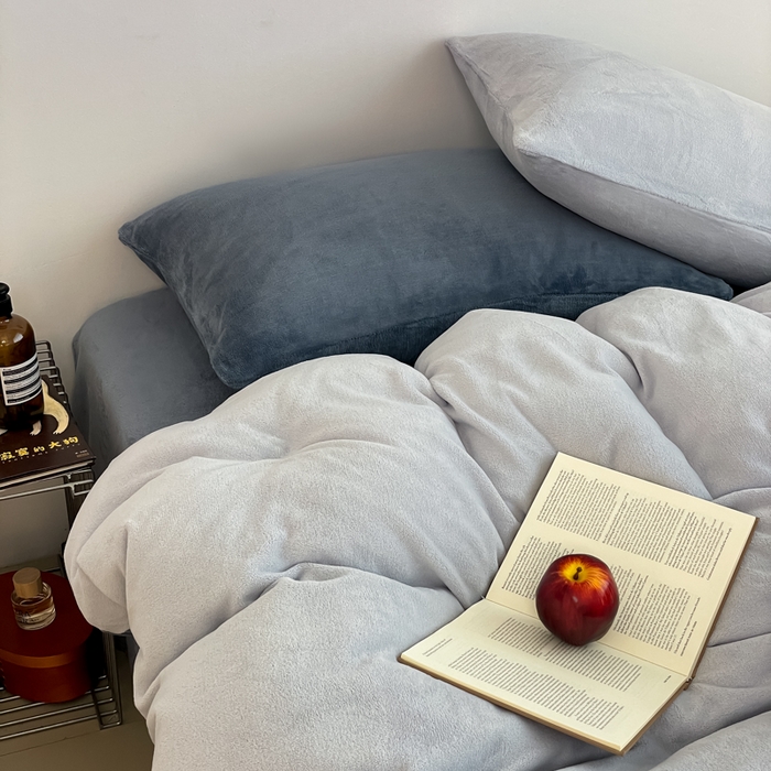 91家纺网 家纺一手货源 找家纺 三朵家纺 2025新款法莱绒混搭四件套 粉兰+蔚蓝