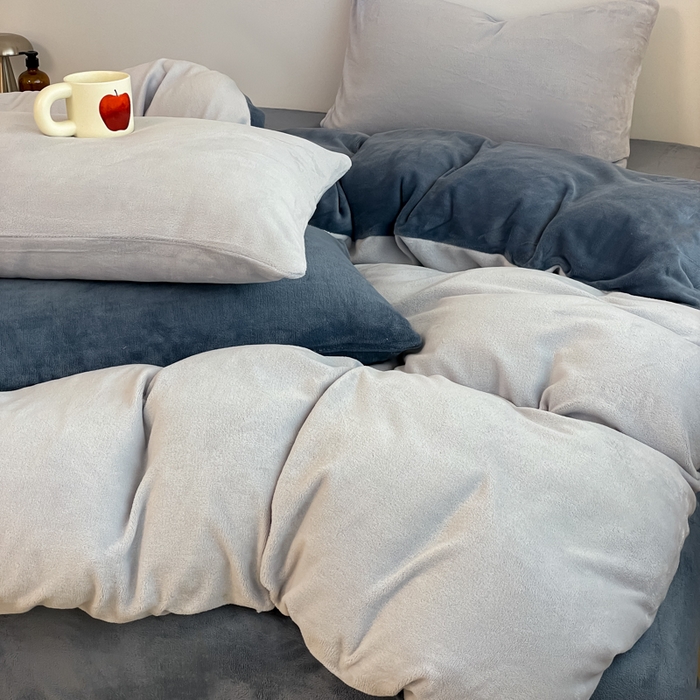 91家纺网 家纺一手货源 找家纺 三朵家纺 2025新款法莱绒混搭四件套 粉兰+蔚蓝