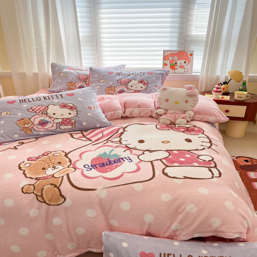 91家纺网 家纺一手货源 找家纺 金爱家 2025新品大版卡通平网数码印花加厚高克重牛奶绒皮卡丘系列四件套 绒大版-糖果kt