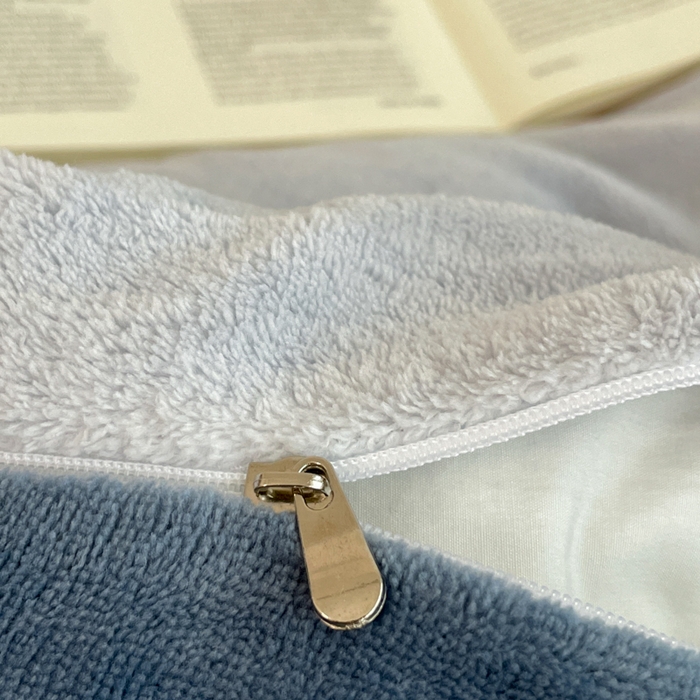 91家纺网 家纺一手货源 找家纺 三朵家纺 2025新款法莱绒混搭四件套 粉兰+蔚蓝