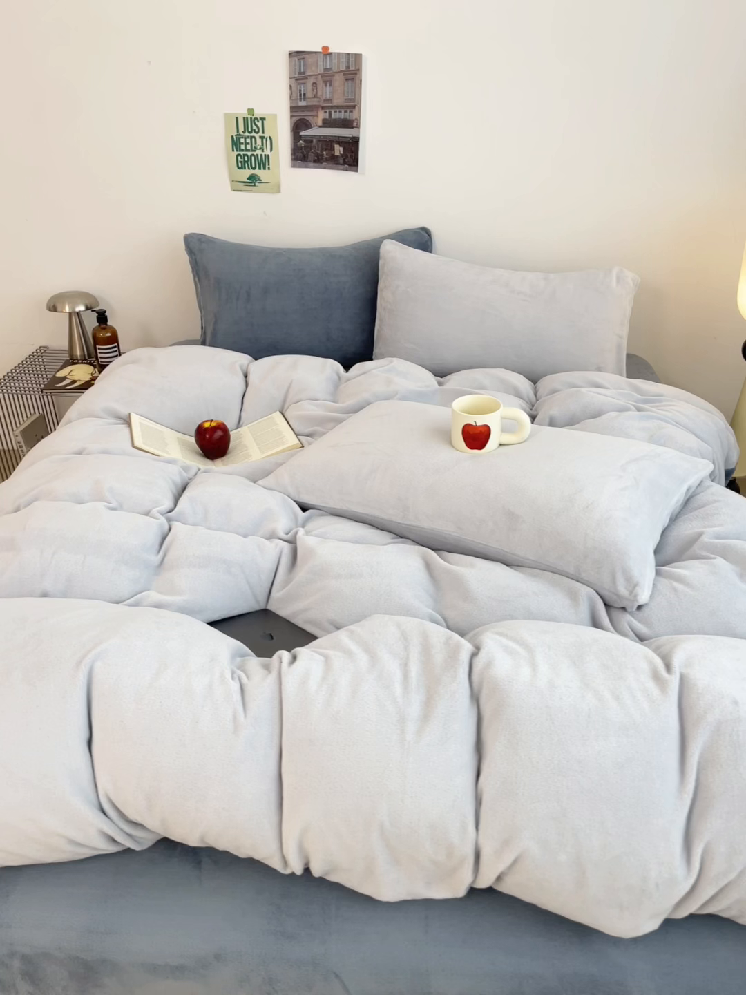 91家纺网 家纺一手货源 找家纺 三朵家纺 2025新款法莱绒混搭四件套 粉兰+蔚蓝