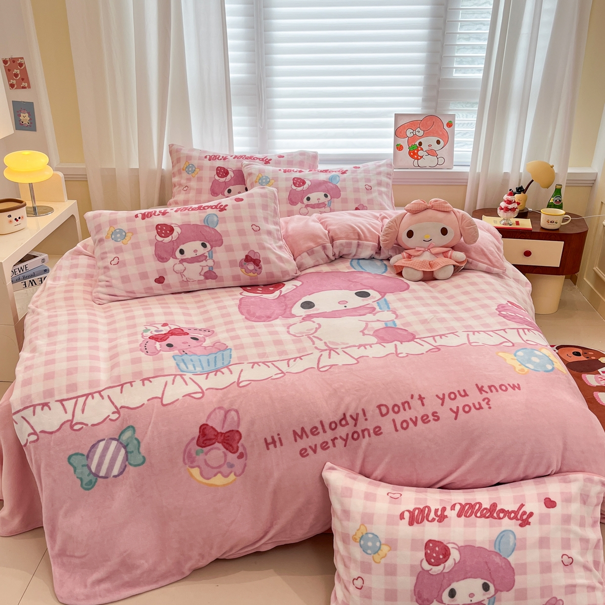 91家纺网 家纺一手货源 找家纺 金爱家 2025新品大版卡通平网数码印花加厚高克重牛奶绒皮卡丘系列四件套 绒大版-星黛美乐蒂