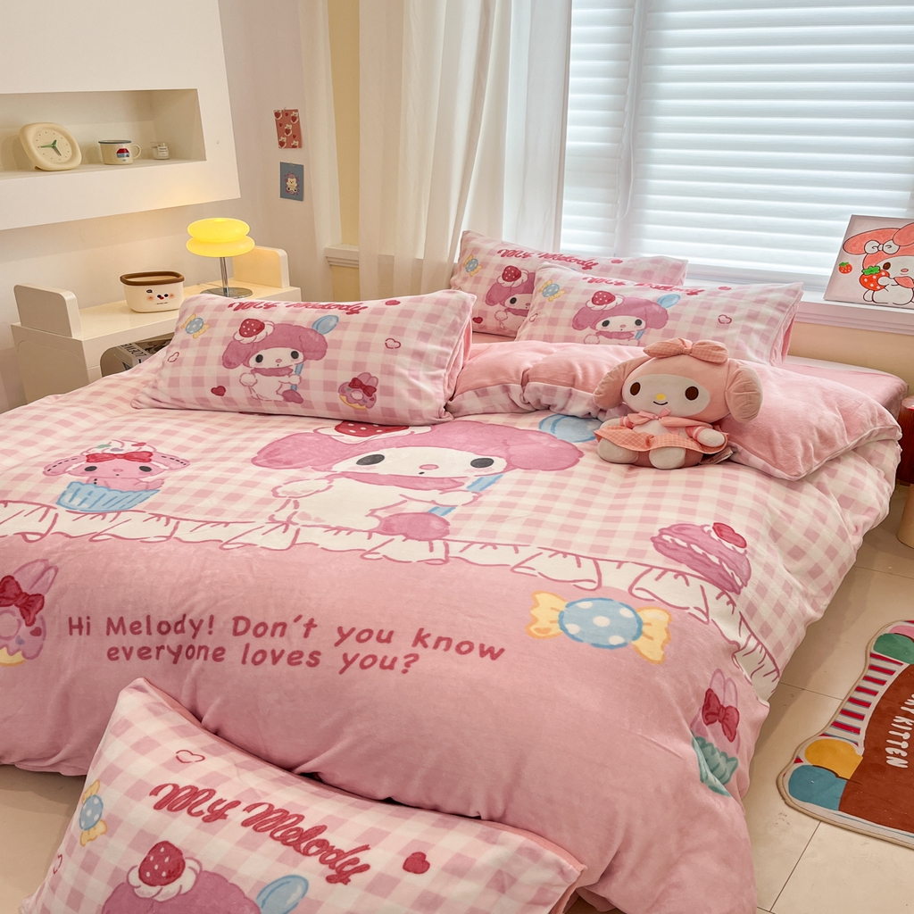 91家纺网 家纺一手货源 找家纺 金爱家 2025新品大版卡通平网数码印花加厚高克重牛奶绒皮卡丘系列四件套 绒大版-星黛美乐蒂