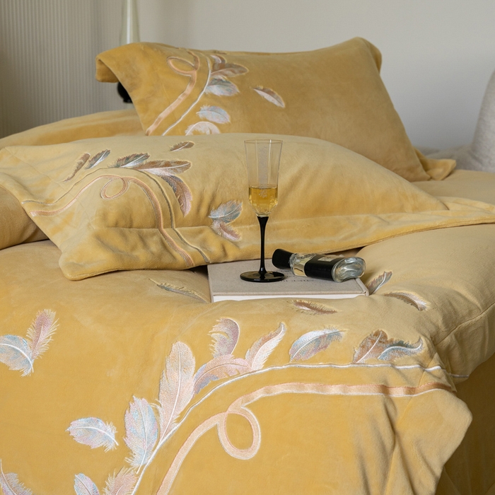 91家纺网 家纺一手货源 找家纺 （总）FORTWO家纺 2024新款230G牛奶绒压线款四件套