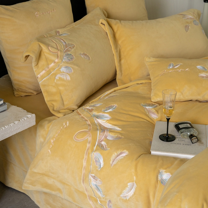 91家纺网 家纺一手货源 找家纺 （总）FORTWO家纺 2024新款230G牛奶绒压线款四件套