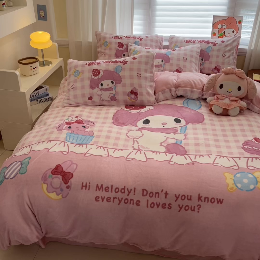 91家纺网 家纺一手货源 找家纺 金爱家 2025新品大版卡通平网数码印花加厚高克重牛奶绒皮卡丘系列四件套 绒大版-星黛美乐蒂