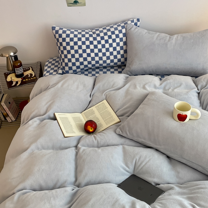 91家纺网 家纺一手货源 找家纺 三朵家纺 2025新款法莱绒混搭四件套 粉蓝+蓝格