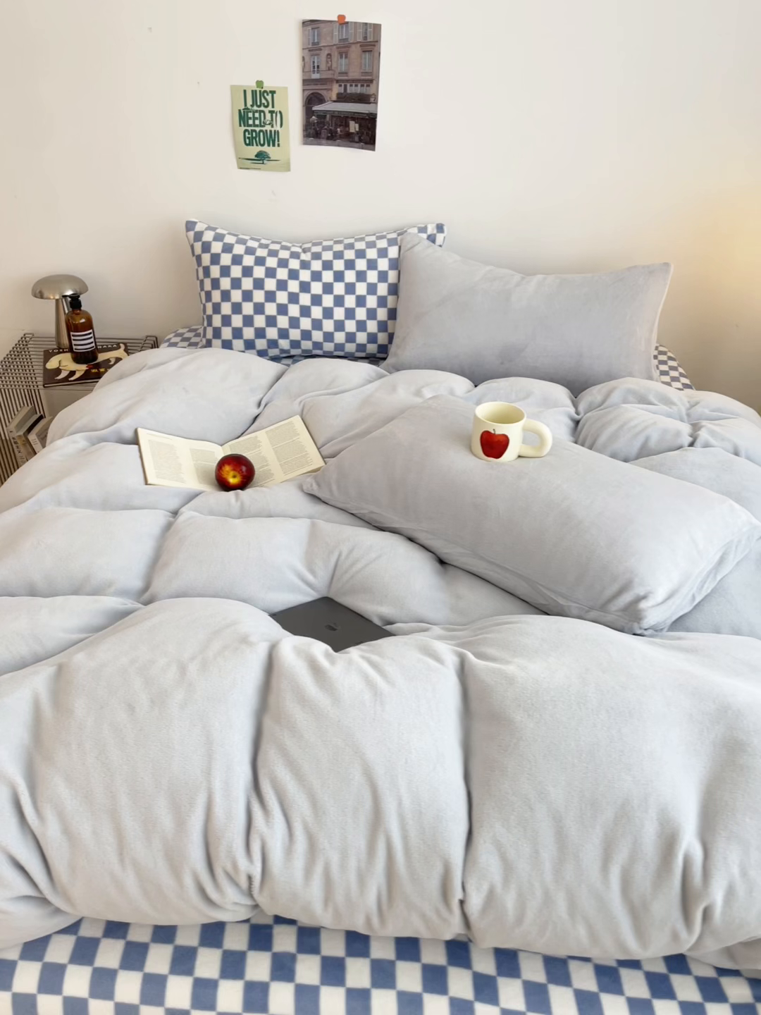 91家纺网 家纺一手货源 找家纺 三朵家纺 2025新款法莱绒混搭四件套 粉蓝+蓝格