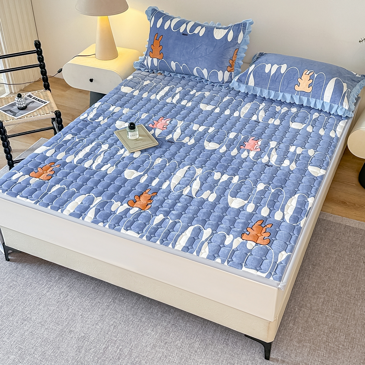 91家纺网 家纺一手货源 找家纺 手艺人家纺 2025新款 新格子宝宝绒床垫 DT55