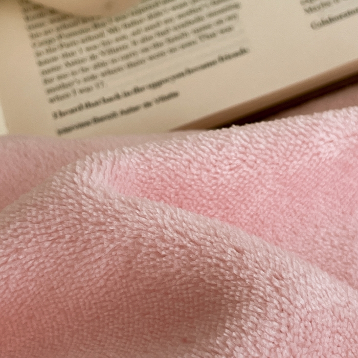 91家纺网 家纺一手货源 找家纺 三朵家纺 2025新款法莱绒混搭四件套 粉玉+细条