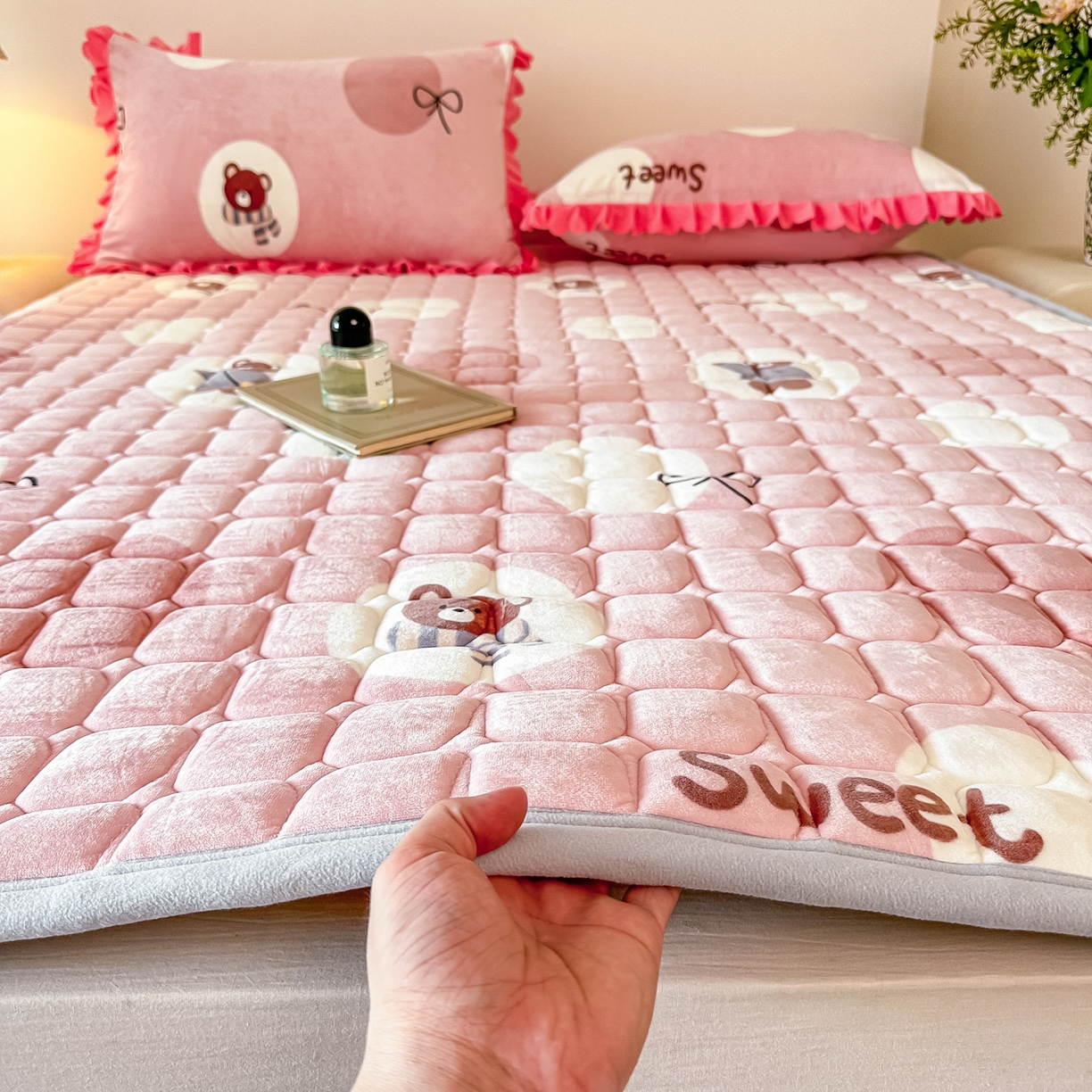 91家纺网 家纺一手货源 找家纺 （总）手艺人家纺 2025新款 新格子宝宝绒床垫