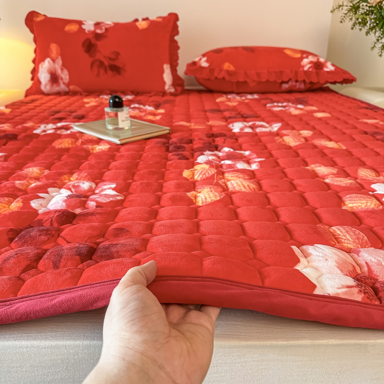 91家纺网 家纺一手货源 找家纺 手艺人家纺 2025新款 新格子宝宝绒床垫 DT61