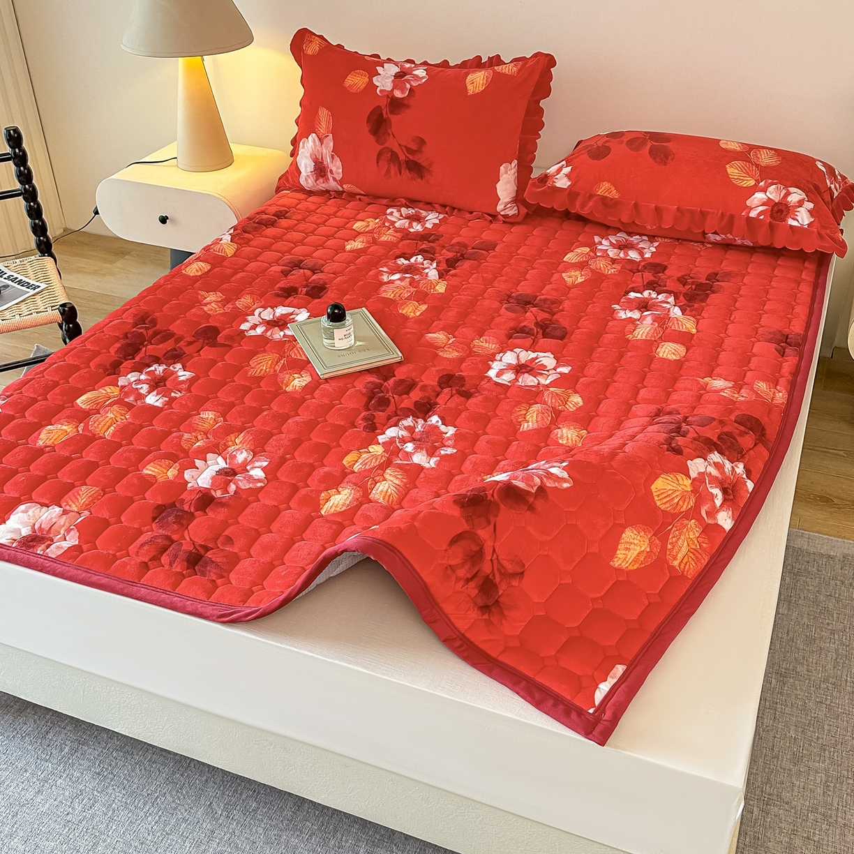 91家纺网 家纺一手货源 找家纺 手艺人家纺 2025新款 新格子宝宝绒床垫 DT61