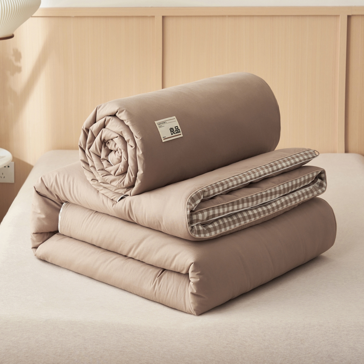 91家纺网 家纺一手货源 找家纺 子由家居 2025新款无印风棋盘格立体大豆子母被被子被芯 棋盘格子母被-驼色