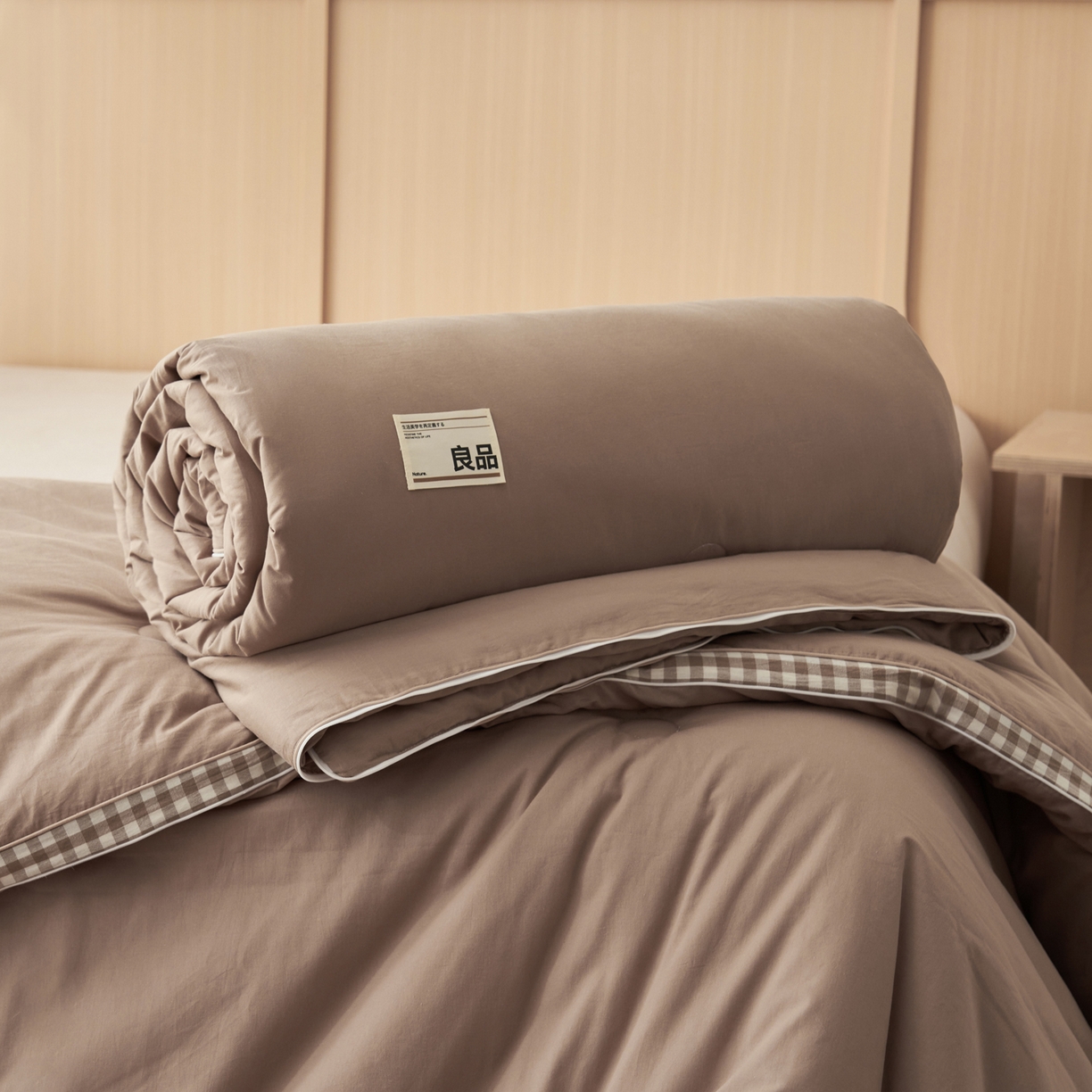 91家纺网 家纺一手货源 找家纺 子由家居 2025新款无印风棋盘格立体大豆子母被被子被芯 棋盘格子母被-驼色