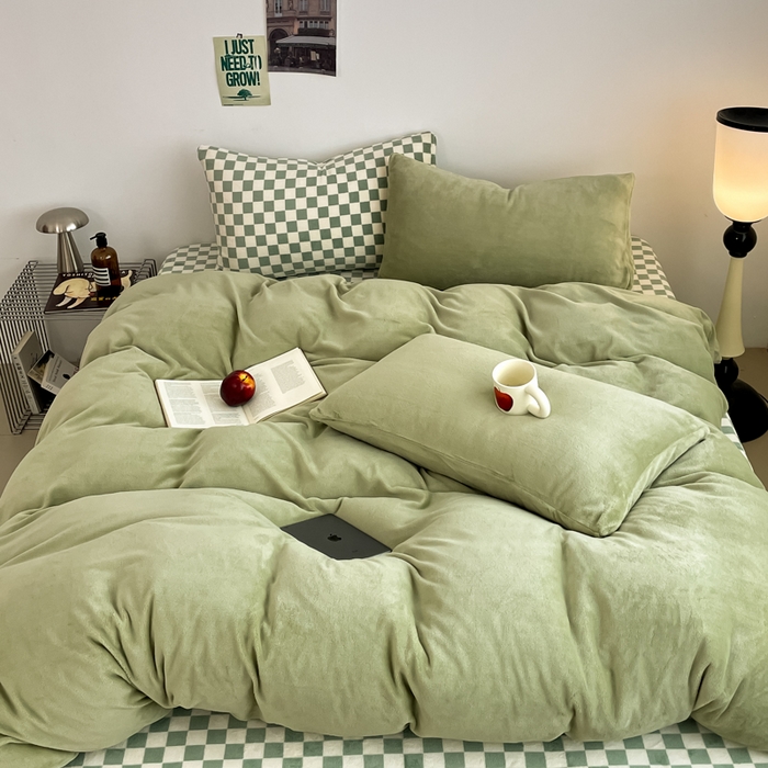 91家纺网 家纺一手货源 找家纺 三朵家纺 2025新款法莱绒混搭四件套 橄榄绿+绿格