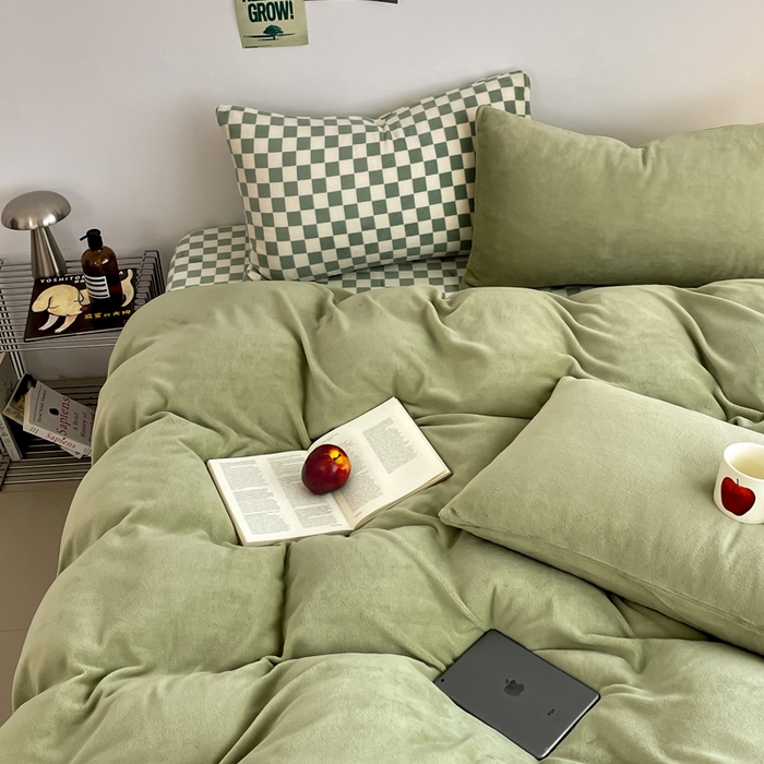 91家纺网 家纺一手货源 找家纺 三朵家纺 2025新款法莱绒混搭四件套 橄榄绿+绿格