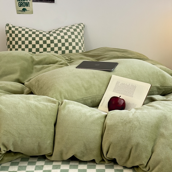 91家纺网 家纺一手货源 找家纺 三朵家纺 2025新款法莱绒混搭四件套 橄榄绿+绿格