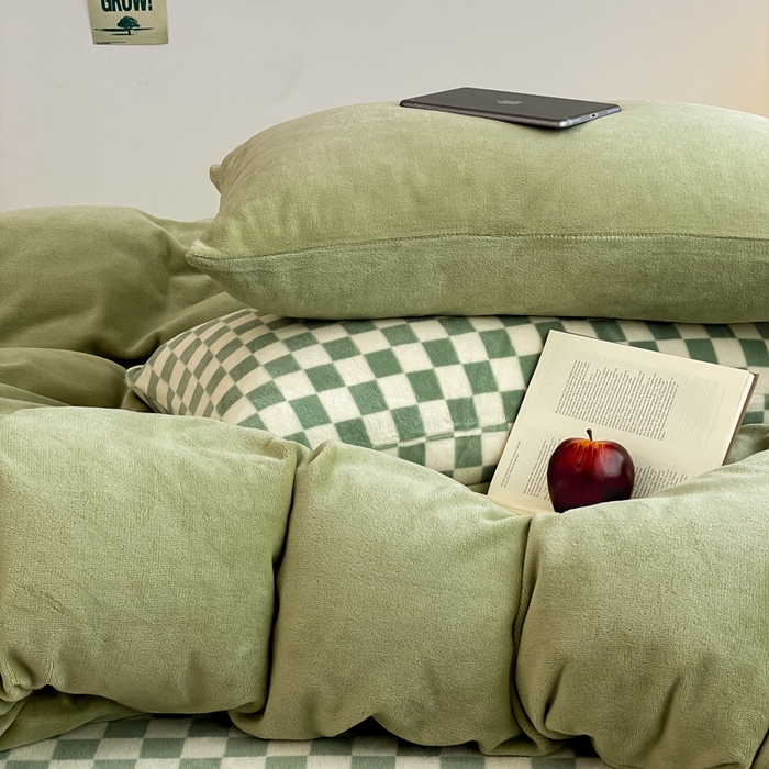 91家纺网 家纺一手货源 找家纺 三朵家纺 2025新款法莱绒混搭四件套 橄榄绿+绿格