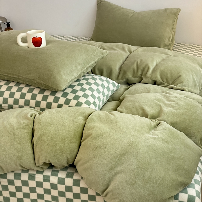 91家纺网 家纺一手货源 找家纺 三朵家纺 2025新款法莱绒混搭四件套 橄榄绿+绿格