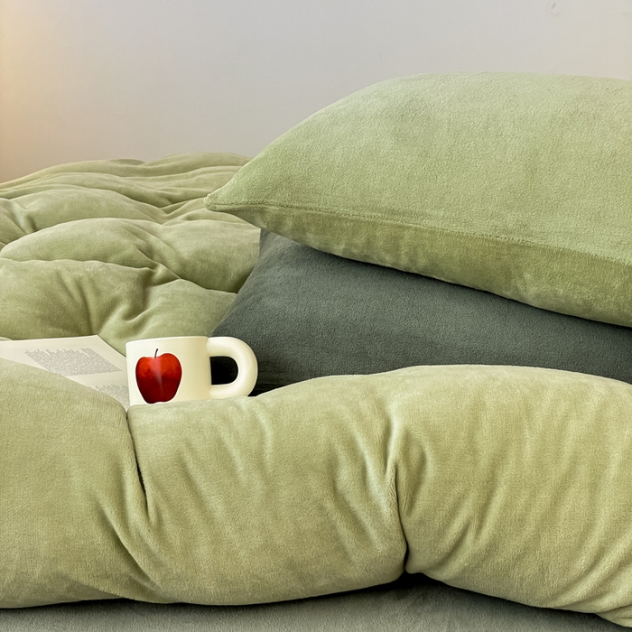 91家纺网 家纺一手货源 找家纺 三朵家纺 2025新款法莱绒混搭四件套 橄榄绿+墨绿