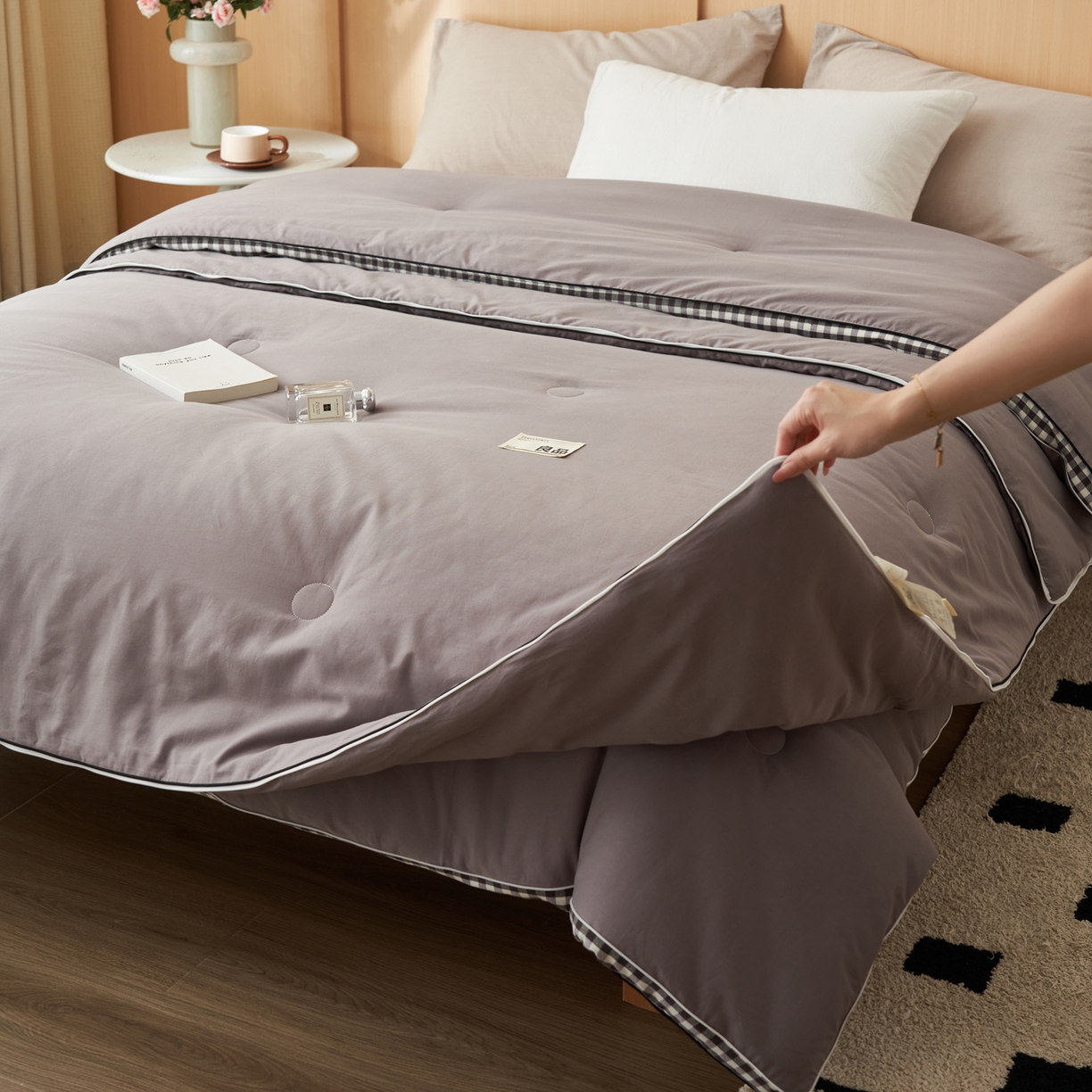 91家纺网 家纺一手货源 找家纺 子由家居 2025新款无印风棋盘格立体大豆被被子被芯 棋盘格-暗灰