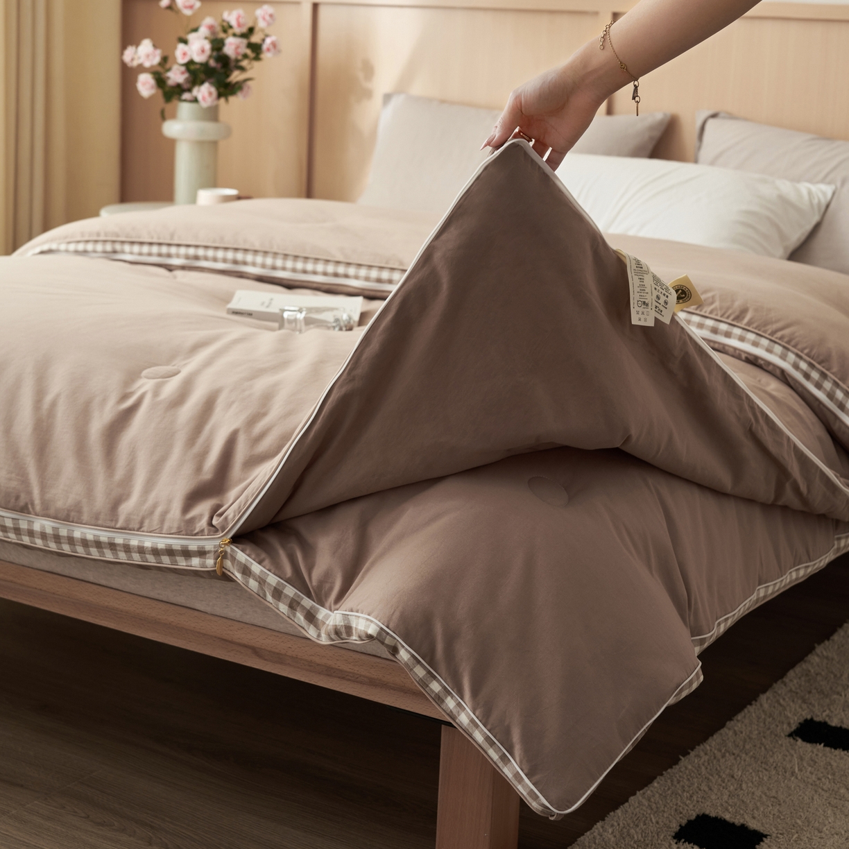 91家纺网 家纺一手货源 找家纺 子由家居 2025新款无印风棋盘格立体大豆被被子被芯 棋盘格-米驼