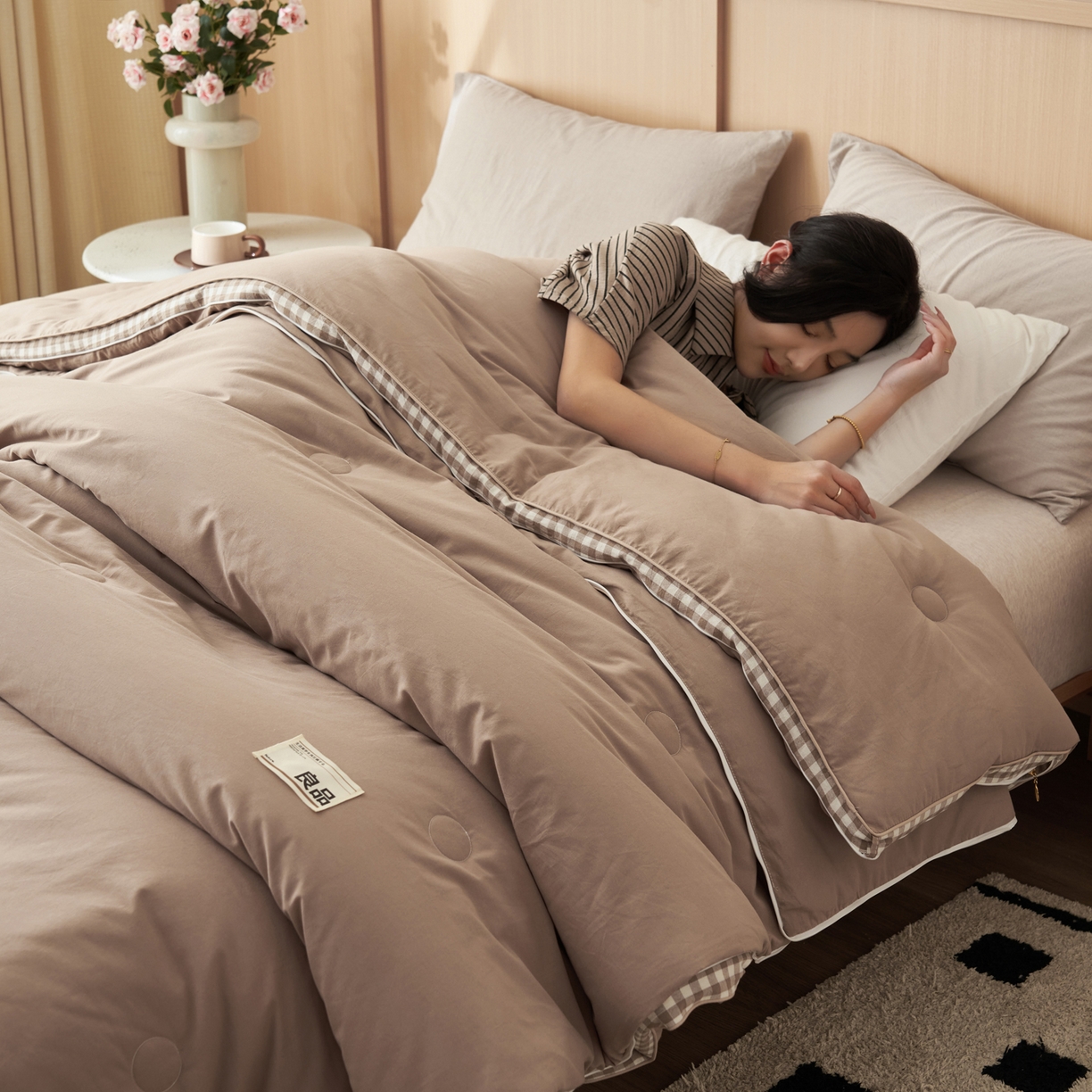 91家纺网 家纺一手货源 找家纺 子由家居 2025新款无印风棋盘格立体大豆被被子被芯 棋盘格-米驼