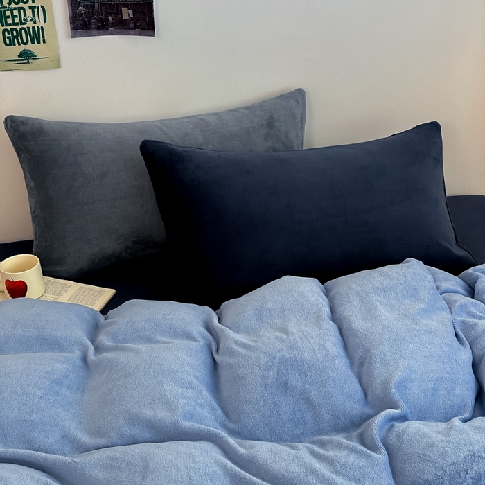 91家纺网 家纺一手货源 找家纺 三朵家纺 2025新款法莱绒混搭四件套 琉璃蓝-蓝