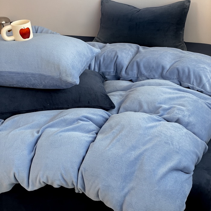 91家纺网 家纺一手货源 找家纺 三朵家纺 2025新款法莱绒混搭四件套 琉璃蓝-蓝