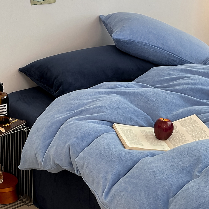 91家纺网 家纺一手货源 找家纺 三朵家纺 2025新款法莱绒混搭四件套 琉璃蓝-蓝