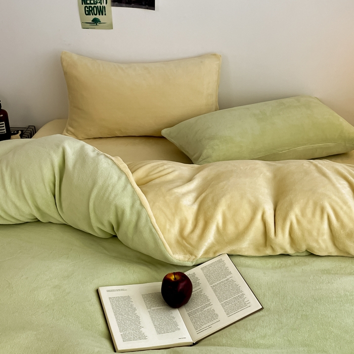 91家纺网 家纺一手货源 找家纺 三朵家纺 2025新款法莱绒混搭四件套 嫩绿+奶黄