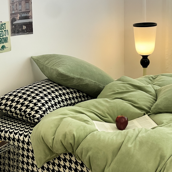 91家纺网 家纺一手货源 找家纺 三朵家纺 2025新款法莱绒混搭四件套 苹果绿