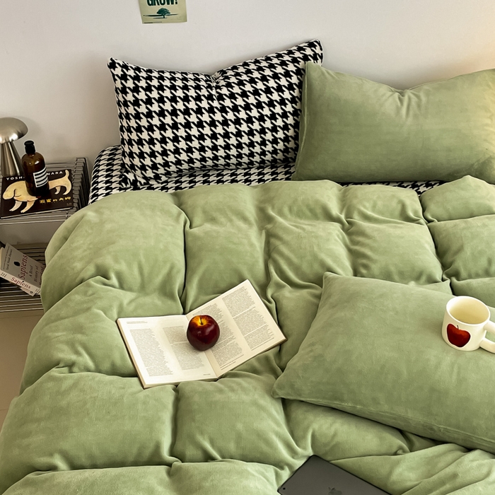 91家纺网 家纺一手货源 找家纺 三朵家纺 2025新款法莱绒混搭四件套 苹果绿