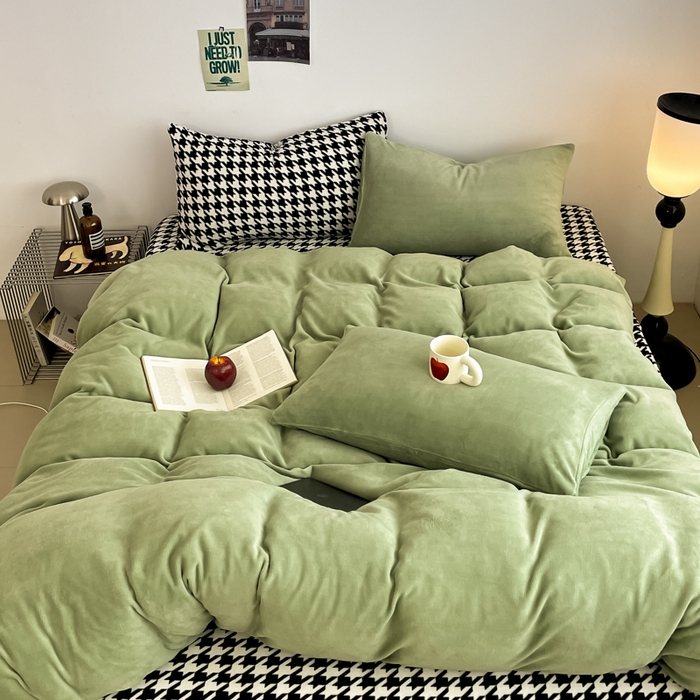 91家纺网 家纺一手货源 找家纺 三朵家纺 2025新款法莱绒混搭四件套 苹果绿