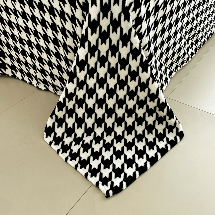 91家纺网 家纺一手货源 找家纺 三朵家纺 2025新款法莱绒混搭四件套 苹果绿