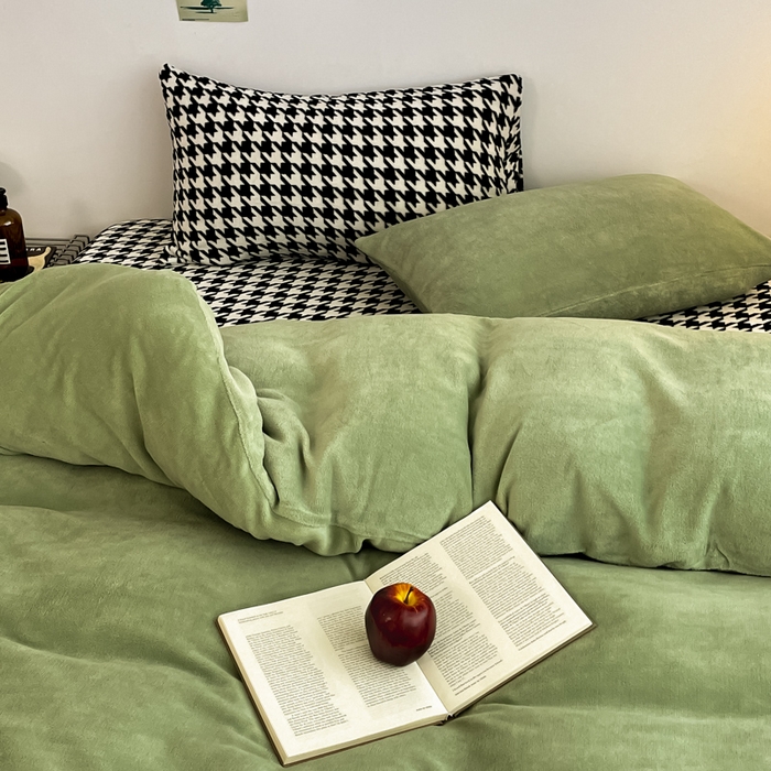 91家纺网 家纺一手货源 找家纺 三朵家纺 2025新款法莱绒混搭四件套 苹果绿