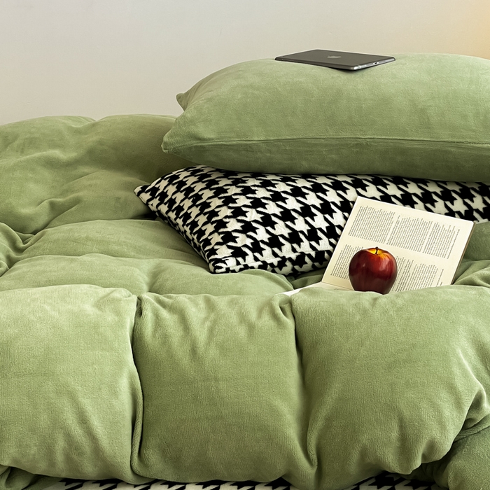 91家纺网 家纺一手货源 找家纺 三朵家纺 2025新款法莱绒混搭四件套 苹果绿