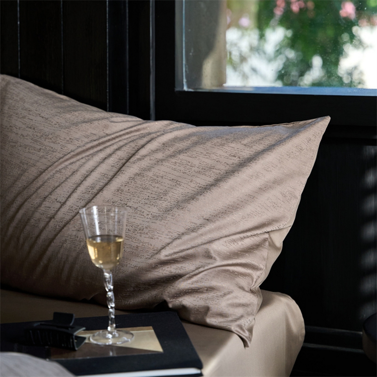 91家纺网 家纺一手货源 找家纺 ONE TWO ONE 121 2025新款100S长绒棉贡缎提花四件套-莳光线条【提供买家秀】【会员-20】 莳光线条-巧咖